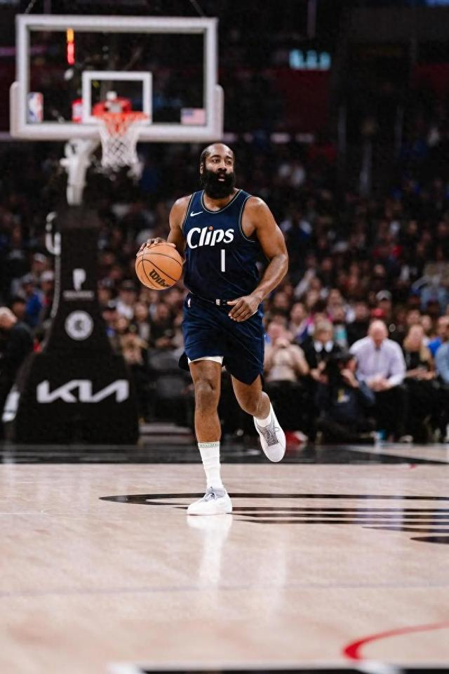 哈登36岁了，他能超诺维茨基31560的得分纪录吗？结果挺意外|詹姆斯·哈登|德克·诺维茨基|NBA|德克-诺维茨基|科比-布莱恩特_新浪体育_新浪新闻